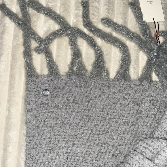 CALIA by Carrie Underwood Gray Knit Scarf with Fringe - Picture 5 of 6